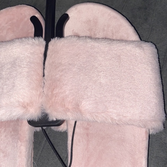 Express Slippers - Picture 4 of 4